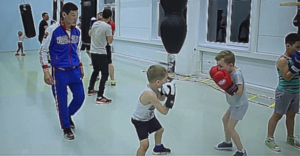 Открытая тренировка по боксу для детей и взрослых. Спарринг, отработка ударов, заминка 