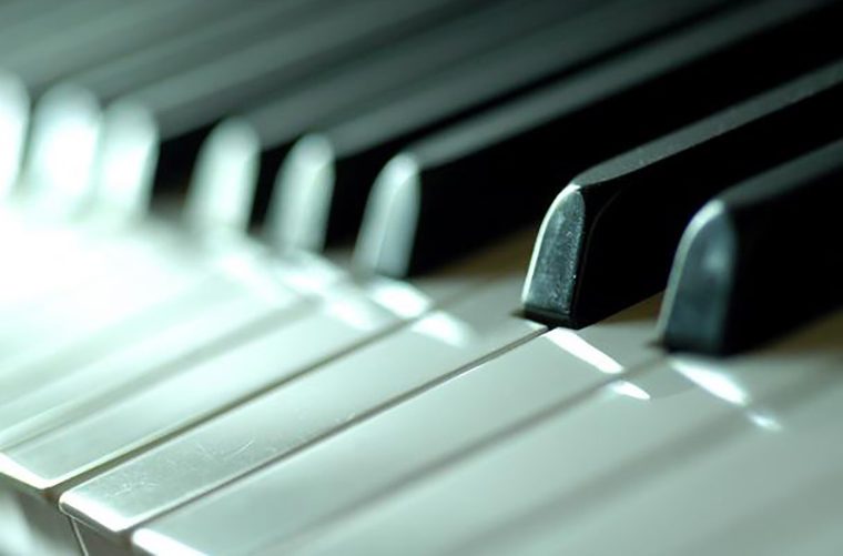 Игра на пианино - просто послушайте с закрытыми глазами