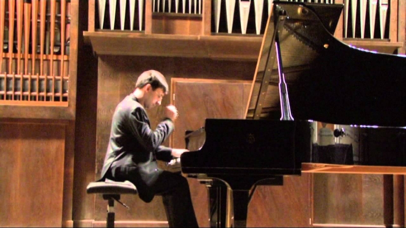Йозеф Гайдн - Соната h-moll, 1-я часть, исп. профессор игры на фортепиано Якуб Магомедович Стембольский