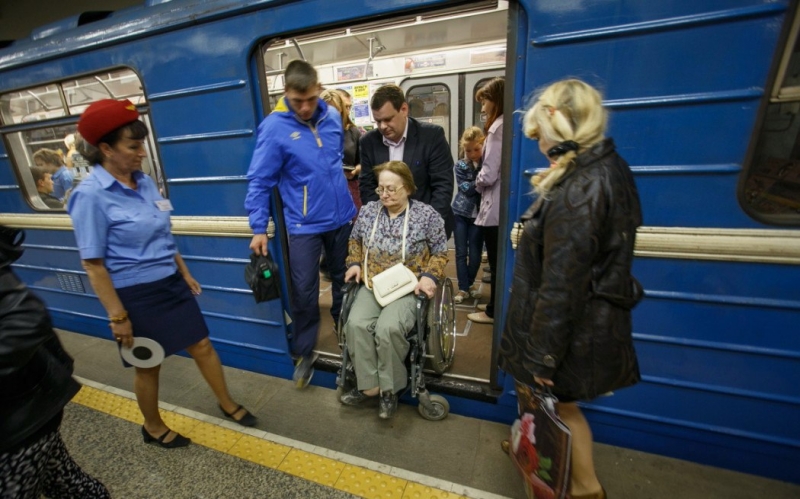 Питерское метро - Осторожно, двери-закрываются-2