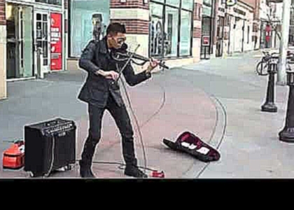 Нереально крутая игра на скрипке уличного музыканта 