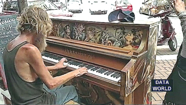 Homeless Man Sails Away After Playing Piano (DATA WORLD) 