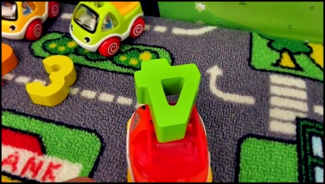 Машинки мультики с игрушками - Учим цифры от 1 до 5. Умные машинки для детей 