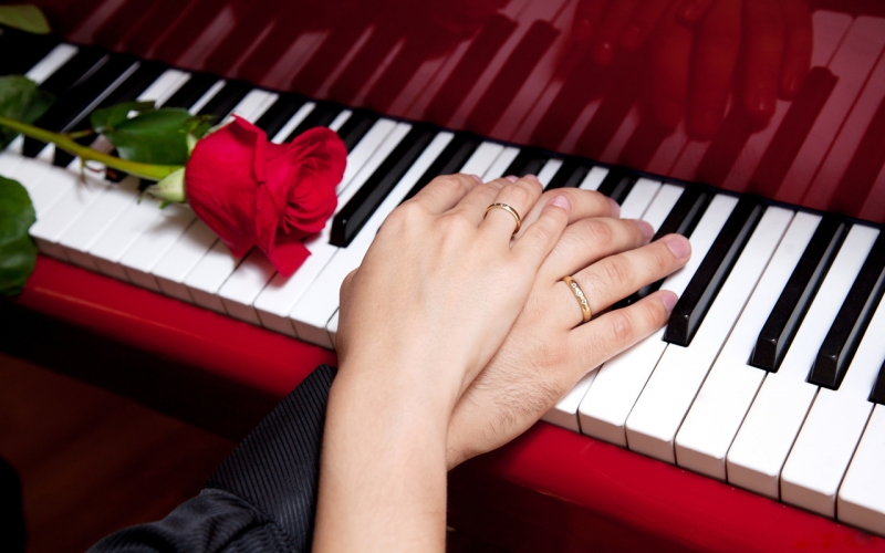 Игра любви на пианино - красивая