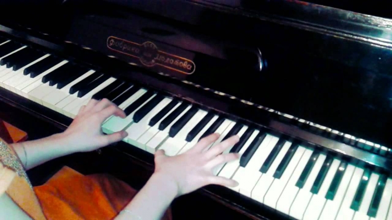 игра на пианино - очень красивая мелодия