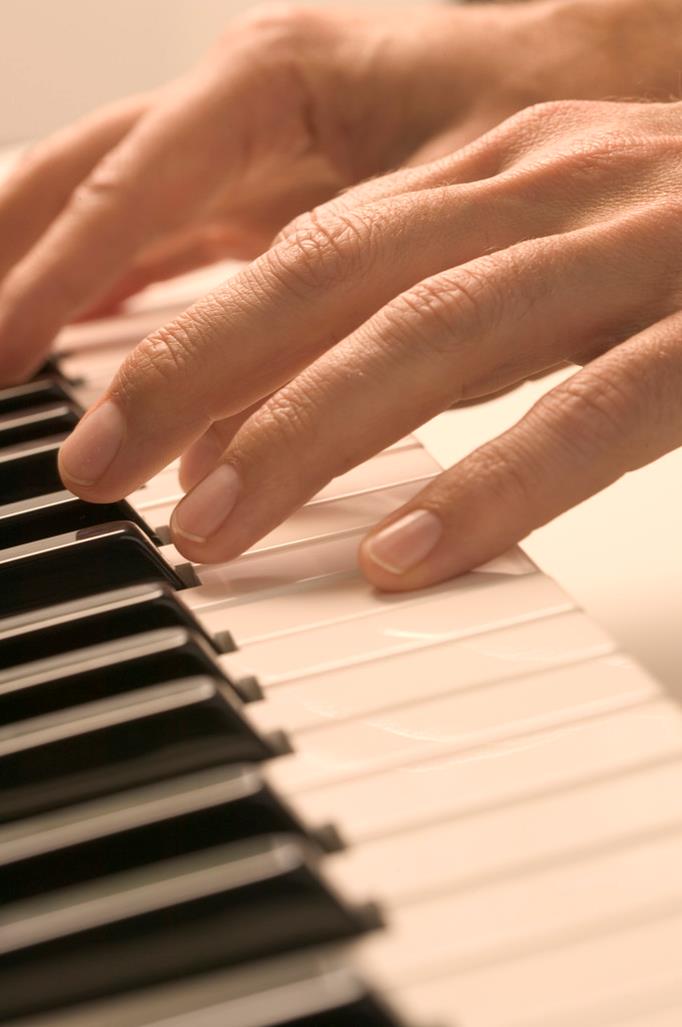 Ногти пианиста. Руки пианиста. Игра на фортепиано. Игра на фортепьяно. Душераздирающие мелодии