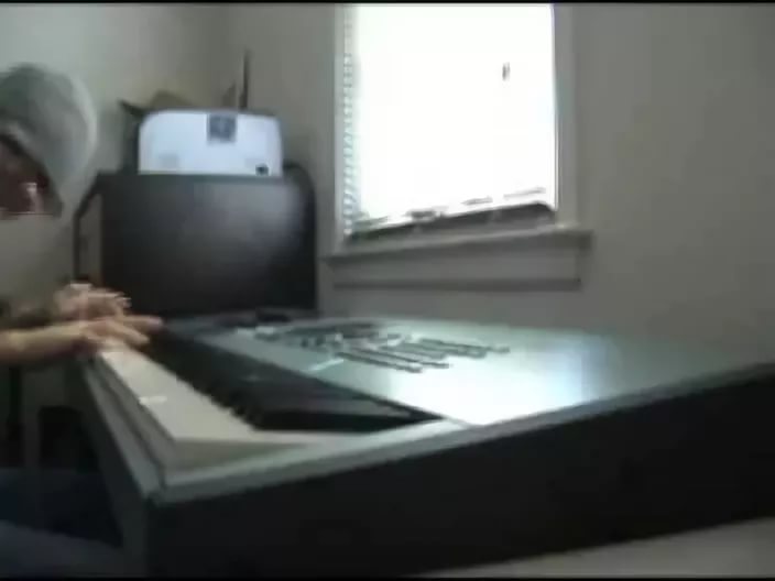 Рональд Дженкис - Игра на синтезаторе молодой парень на 90% слеп и страдает аутизмом