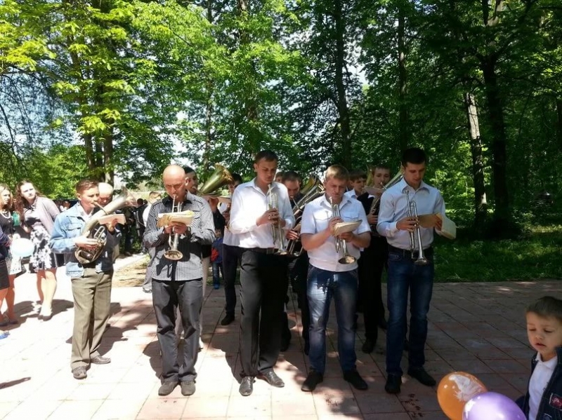 В.Трошин - В городском саду играет духовой оркестр